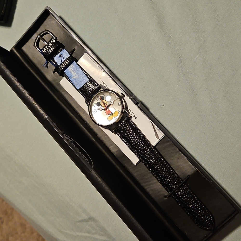 Mickey Mouse Disney watch. New.